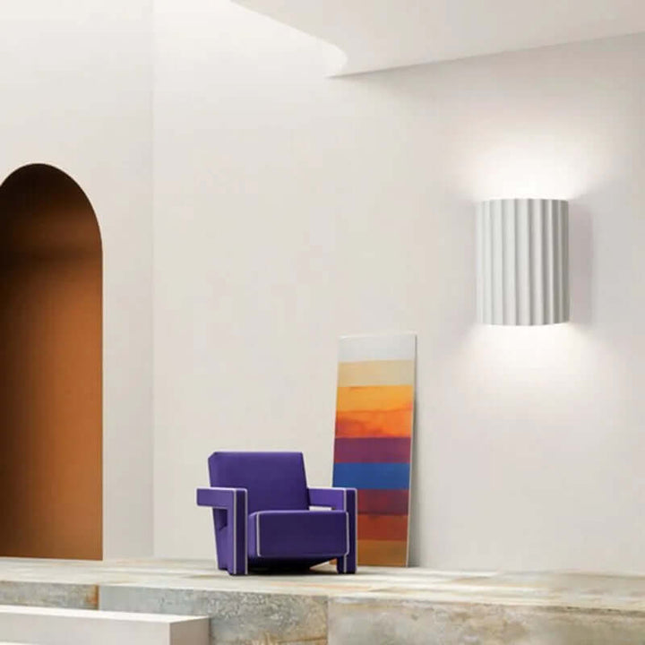 Ruffled Resin Wall Lamp