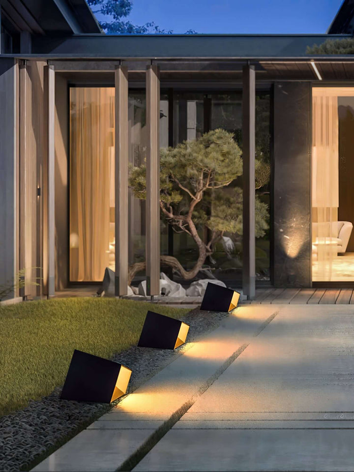 Solar Cube Garden Light - Outdoor LED Lamp
