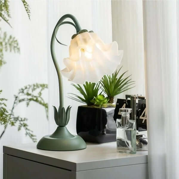 Adjustable Flower Table Lamp