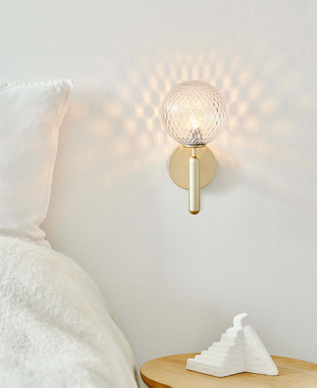 Modern Glass Wall Sconce - Elegant Lighting Fixture