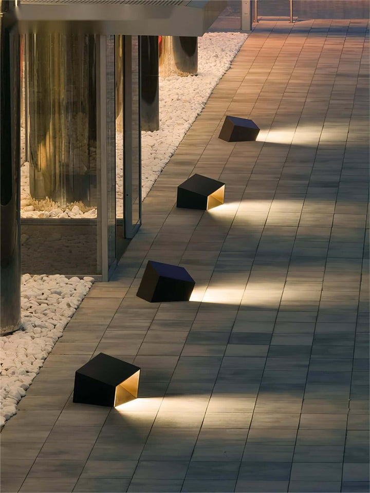 Solar Cube Garden Light - Outdoor LED Lamp
