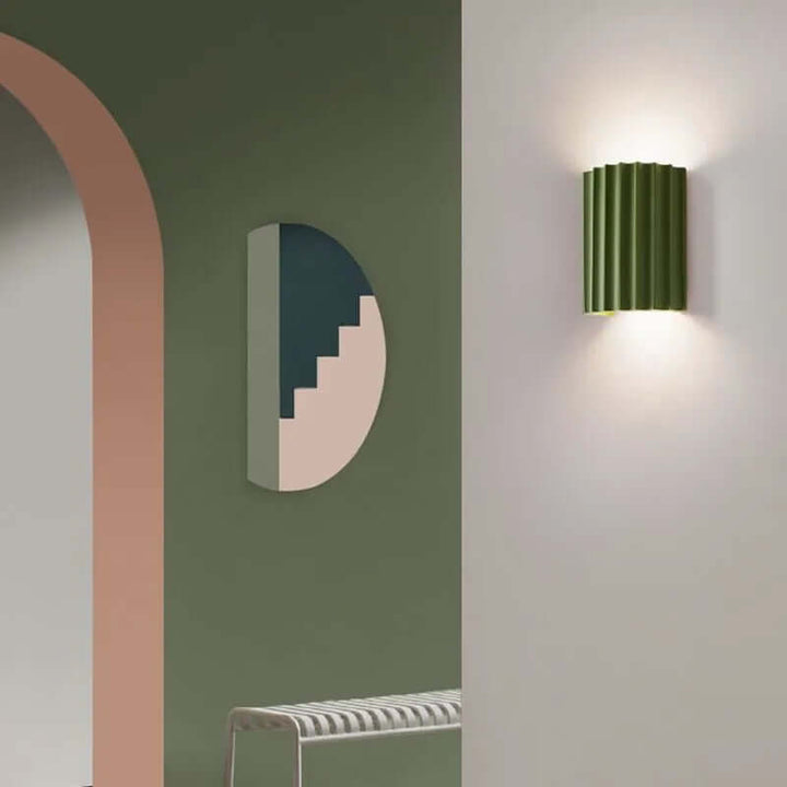 Ruffled Resin Wall Lamp
