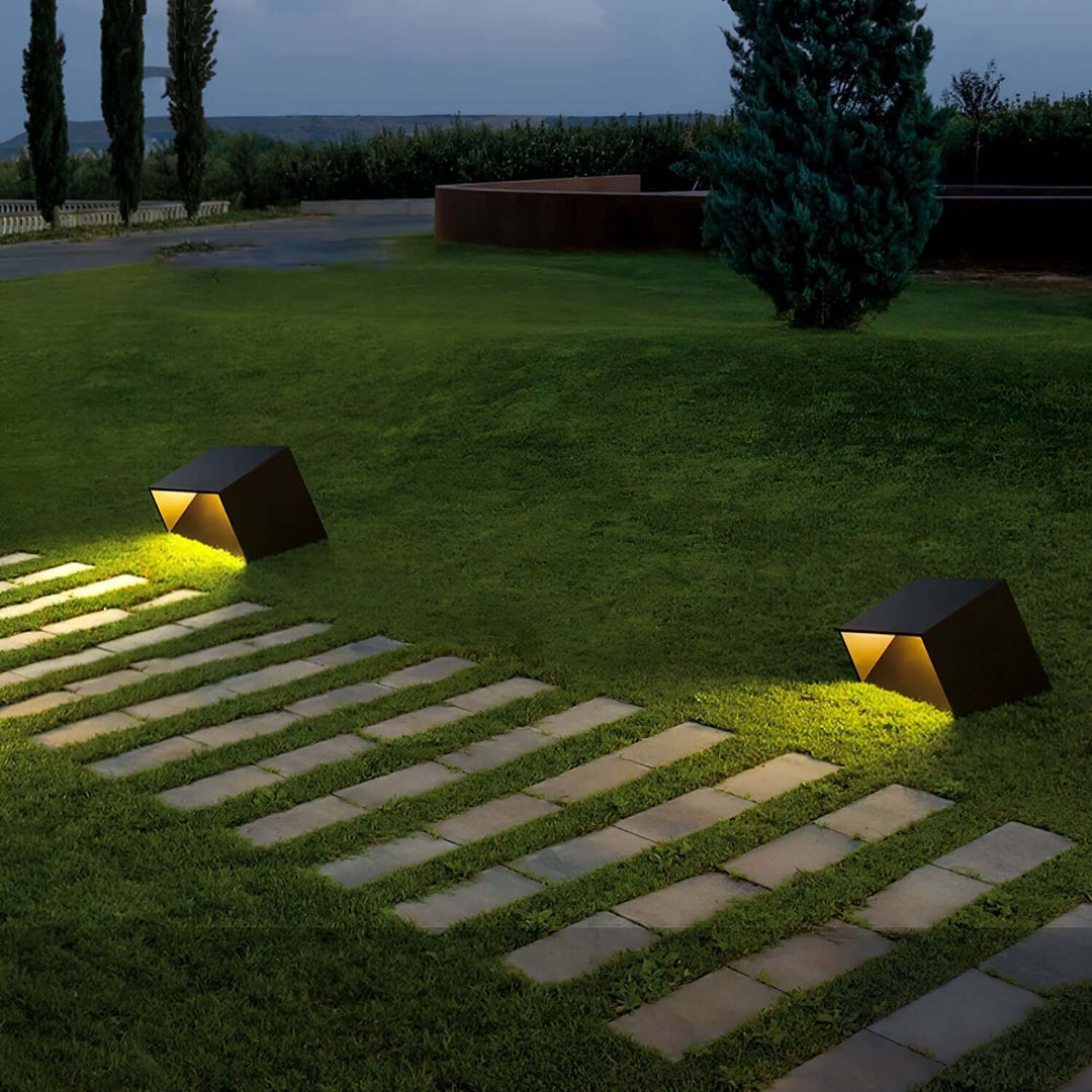 Solar Cube Garden Light - Outdoor LED Lamp
