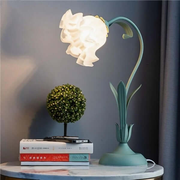 Adjustable Flower Table Lamp