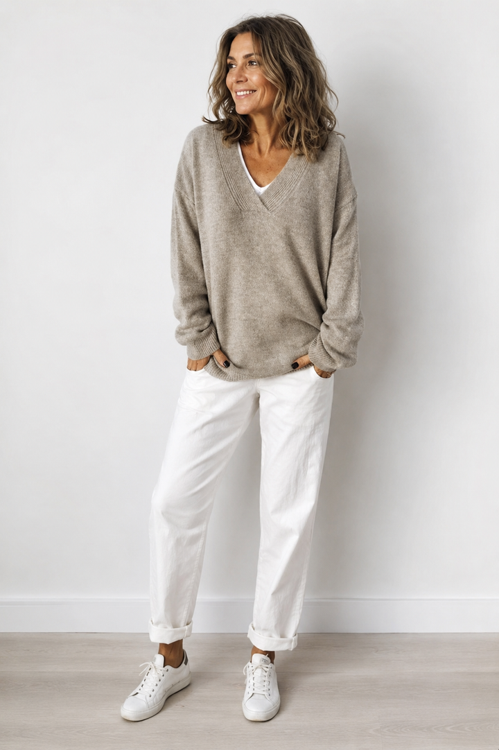 Women's Elegant V-Neck Knit Jumper – Relaxed Fit Pullover