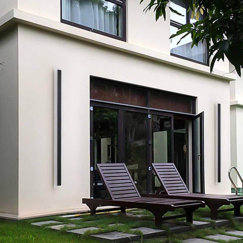 Sleek LED Outdoor Wall Lamp