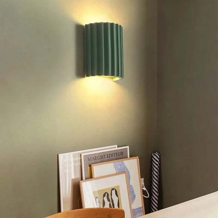 Ruffled Resin Wall Lamp