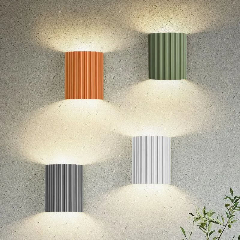 Ruffled Resin Wall Lamp