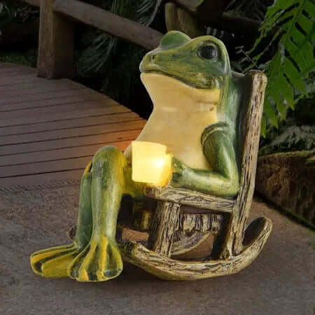 Solar Glowing Resin Frog Garden Statue