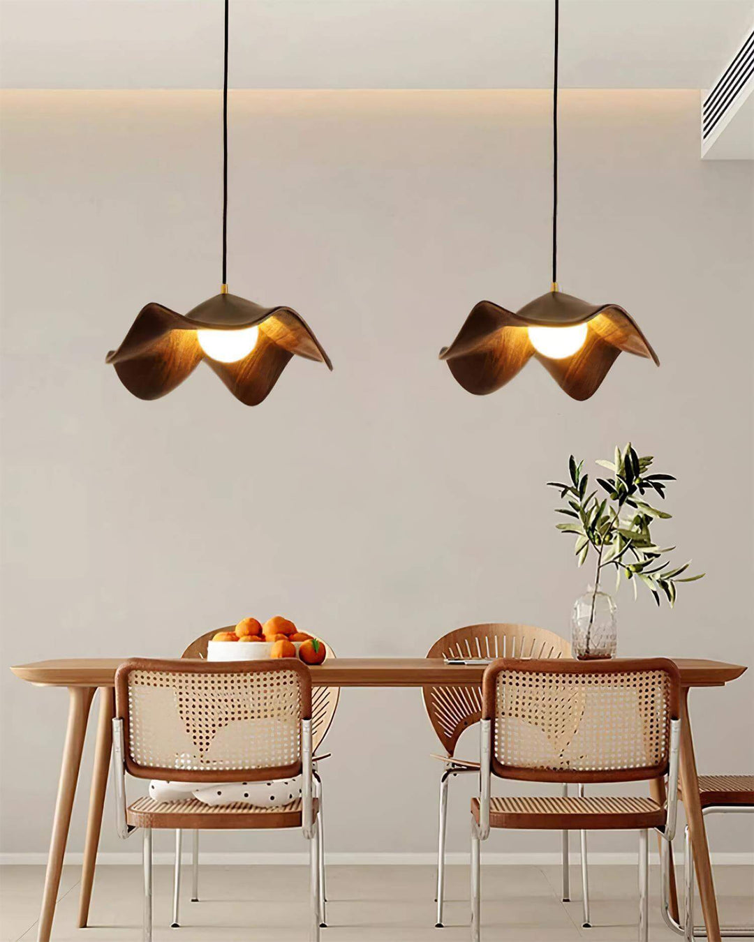 Decorative Resin Pendant Lamp with Leaf Design
