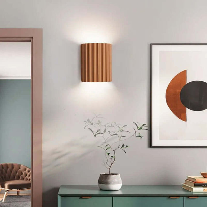 Ruffled Resin Wall Lamp