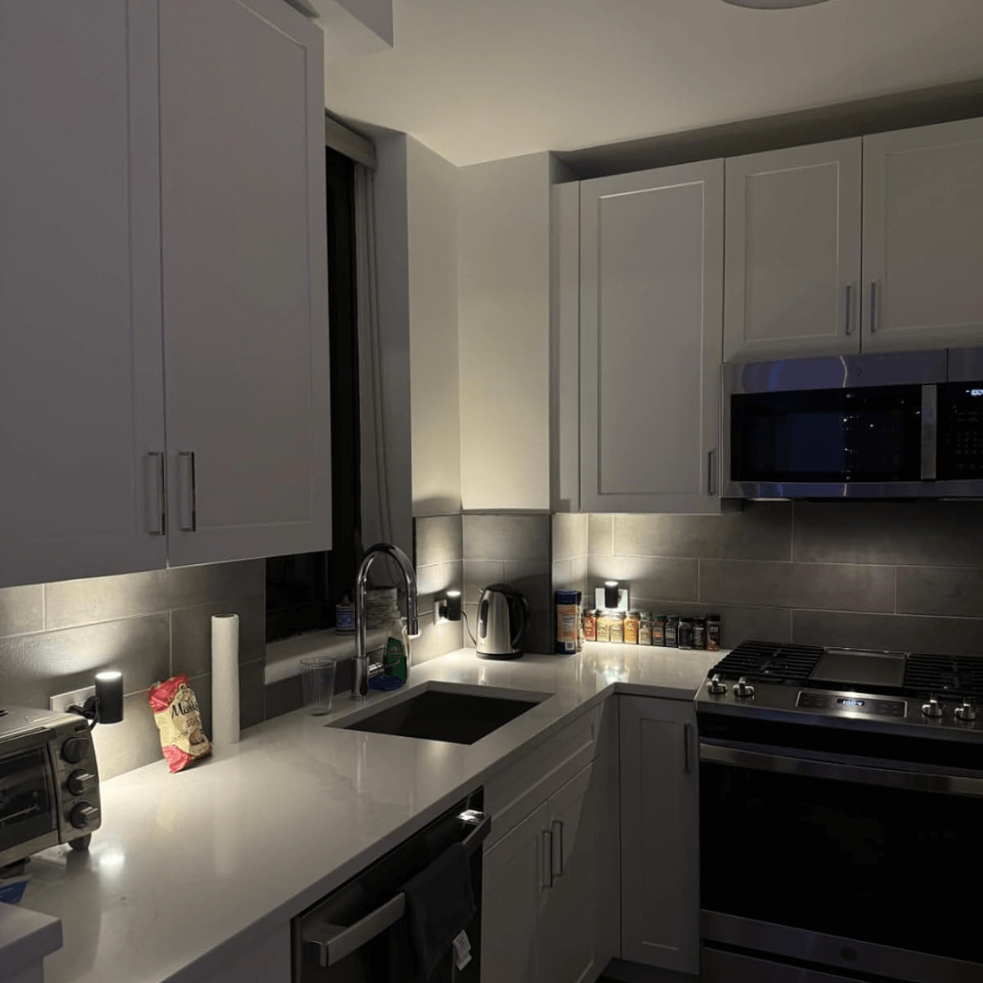 LED Night Lamp with Dual Modes - Auto On/Off