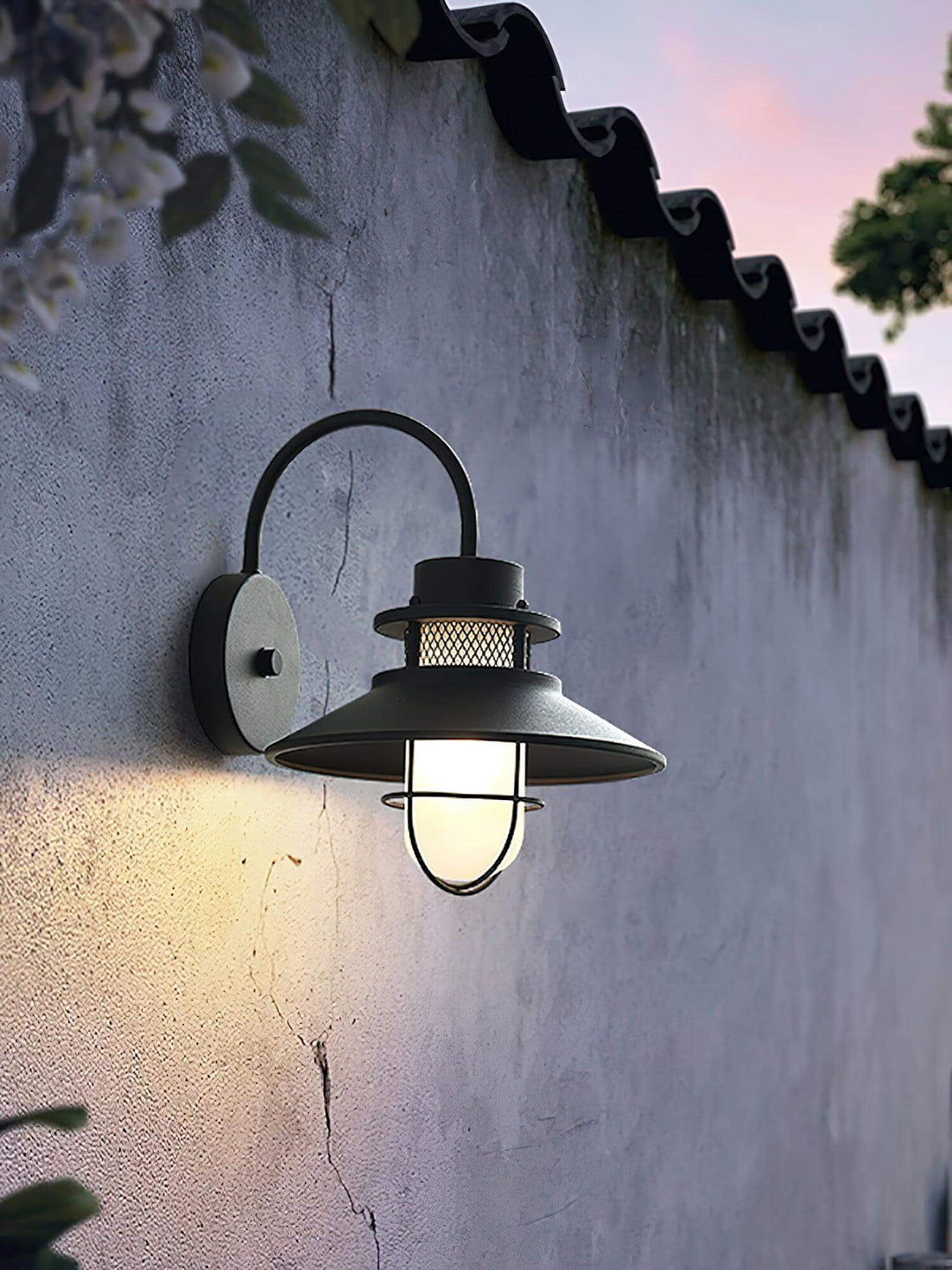 Outdoor Wall Lamp with IP65 Moisture Protection