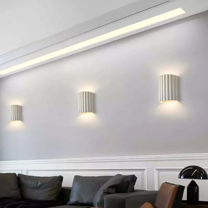 Ruffled Resin Wall Lamp