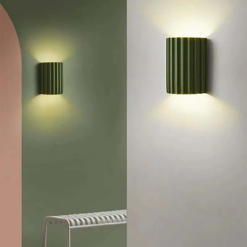 Ruffled Resin Wall Lamp