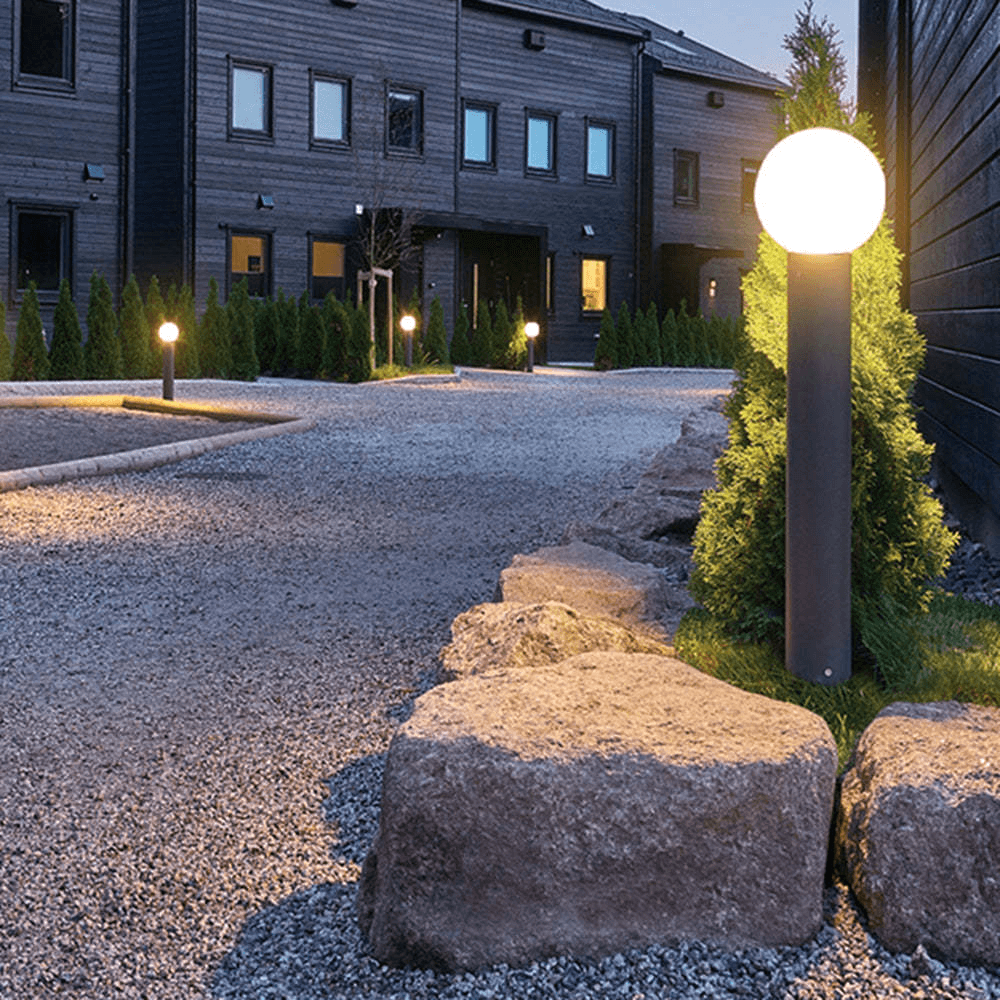 Modern LED Outdoor Path Light Metal Sphere Lamp