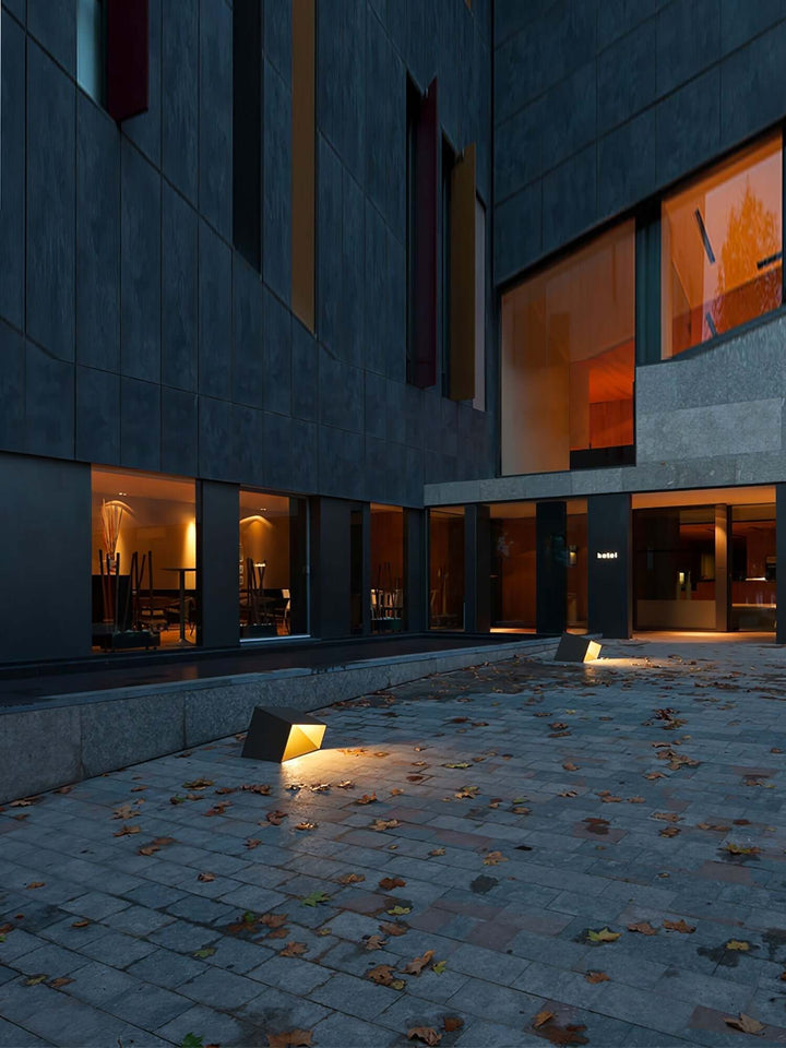 Solar Cube Garden Light - Outdoor LED Lamp