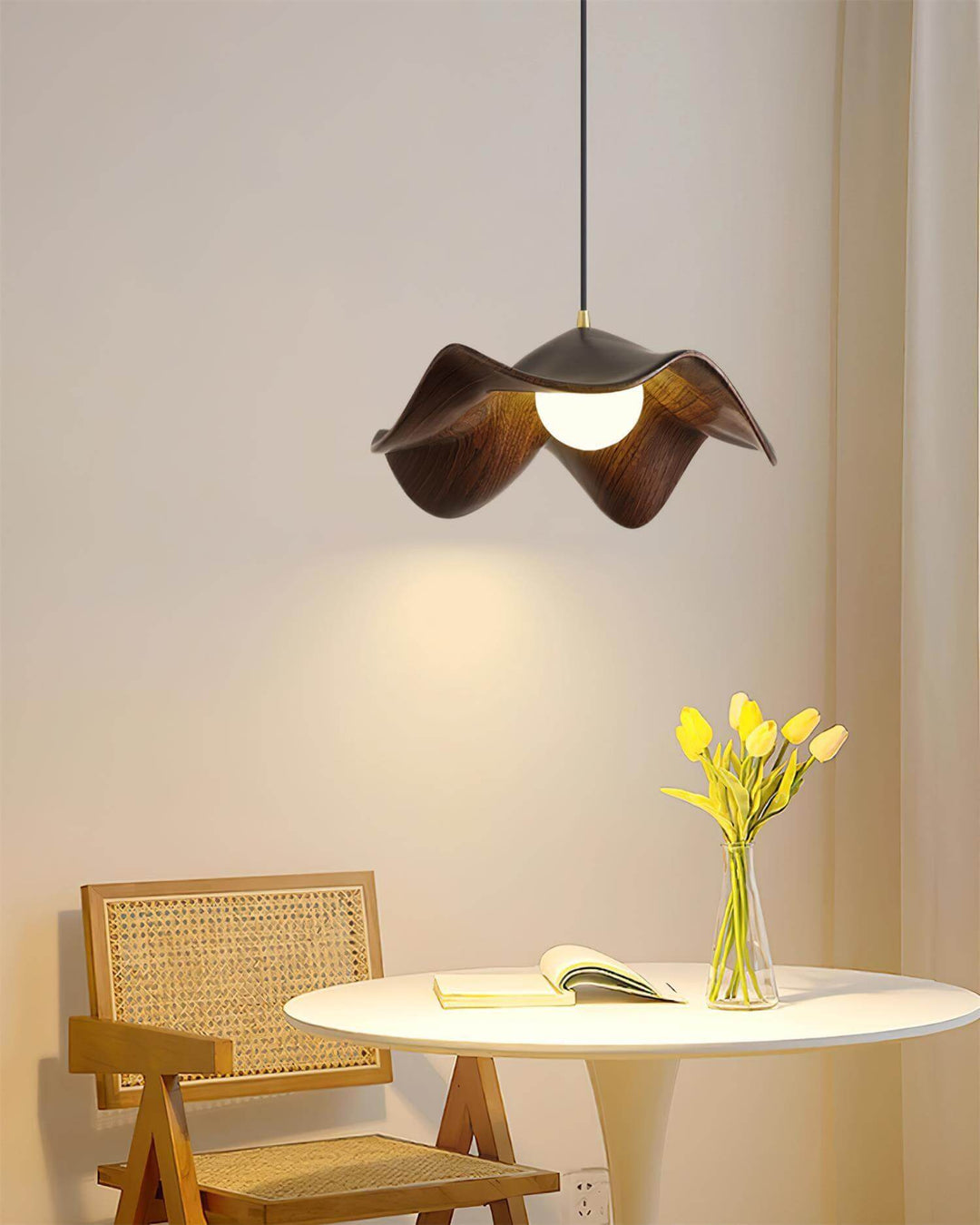 Decorative Resin Pendant Lamp with Leaf Design