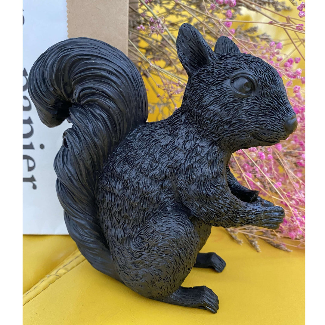 Cute Squirrel Resin Table Lamp with LED Bulb