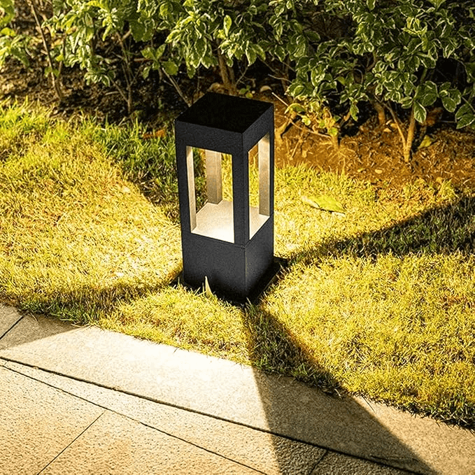 Solar LED Outdoor Pathway Lamp - Garden Light