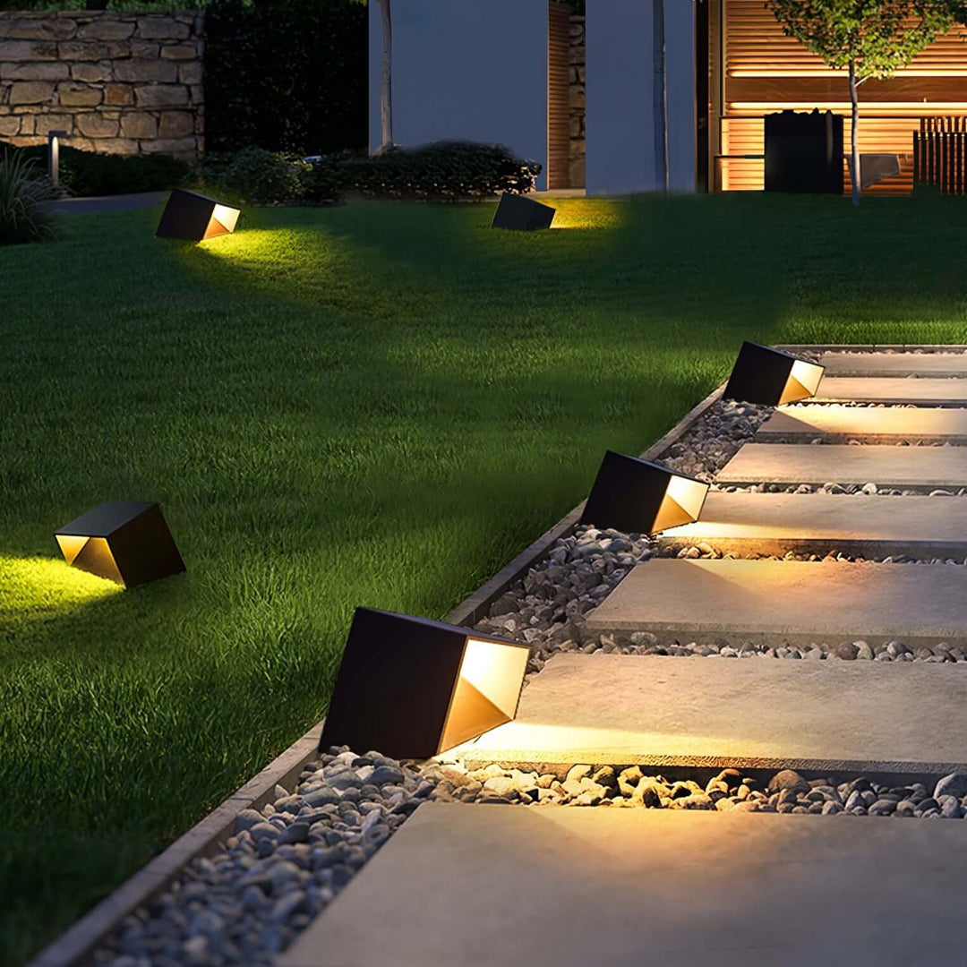 Solar Cube Garden Light - Outdoor LED Lamp