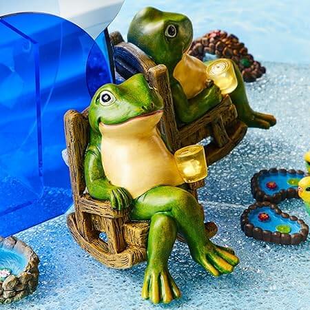 Solar Glowing Resin Frog Garden Statue