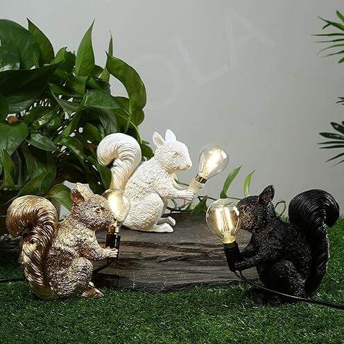 Cute Squirrel Resin Table Lamp with LED Bulb