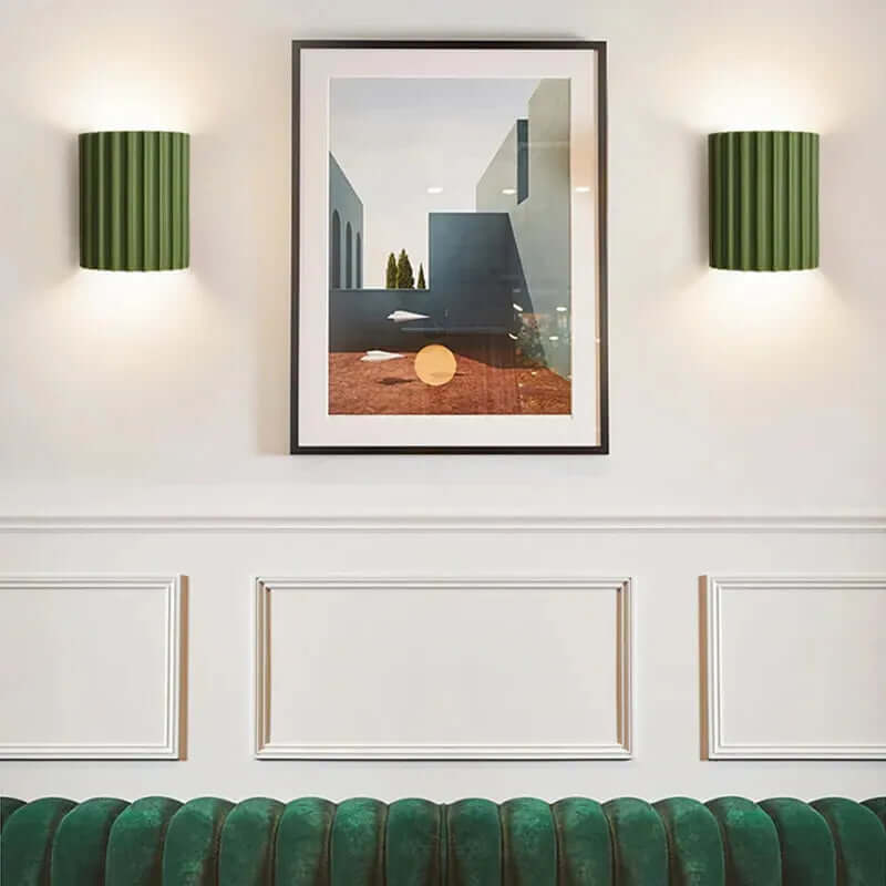 Ruffled Resin Wall Lamp