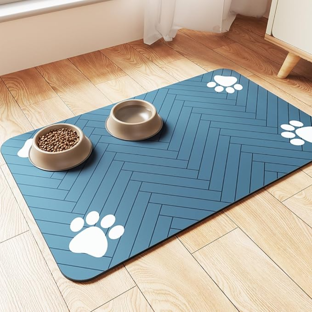 Pet food mat, quick-dry absorbent material, ensures a tidy, spill-free feeding area for pets.