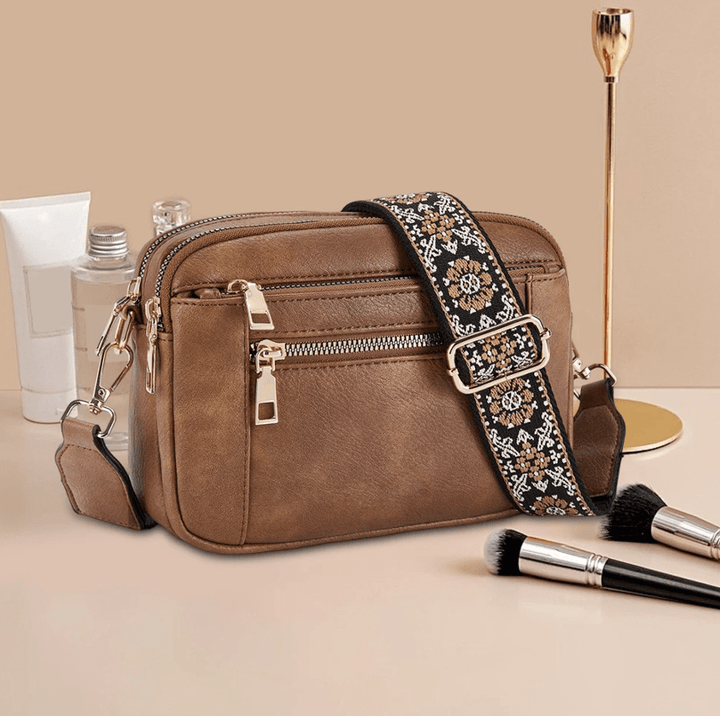 Versatile adjustable handbag strap, perfect for women's shoulder or cross-body bag replacement.