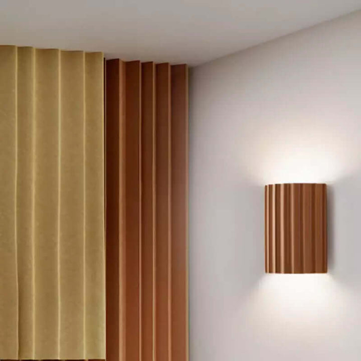 Ruffled Resin Wall Lamp
