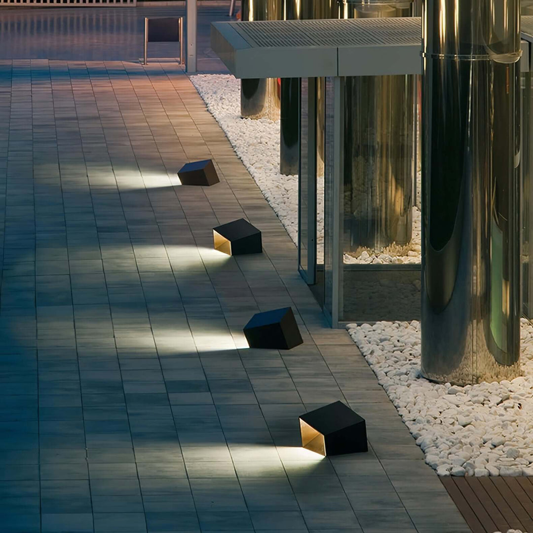 Solar Cube Garden Light - Outdoor LED Lamp