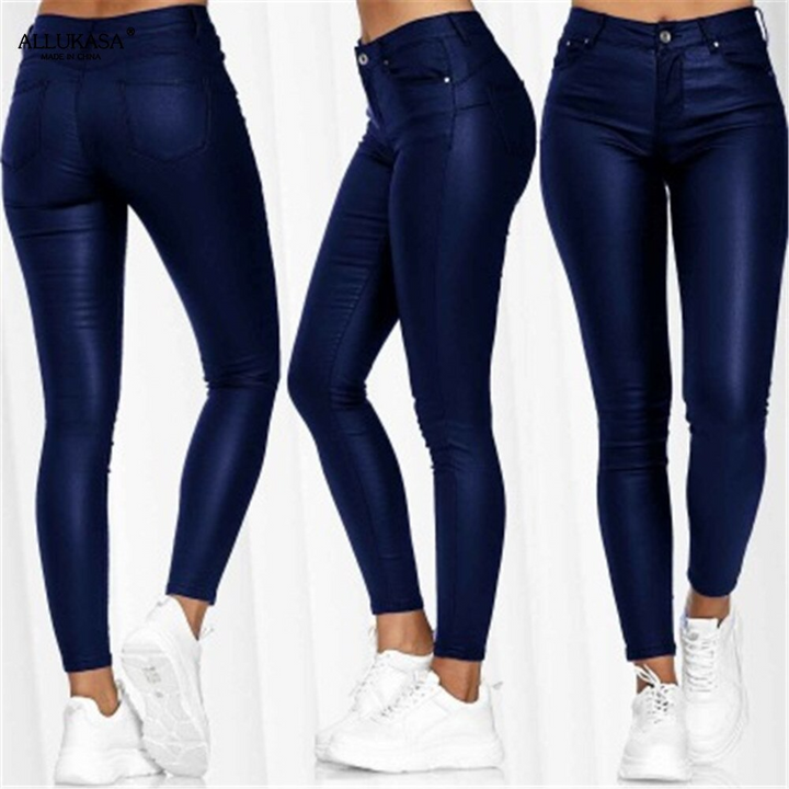 Everyday blue high waist stretch pants for women. Stylish and comfy for fall fashion.