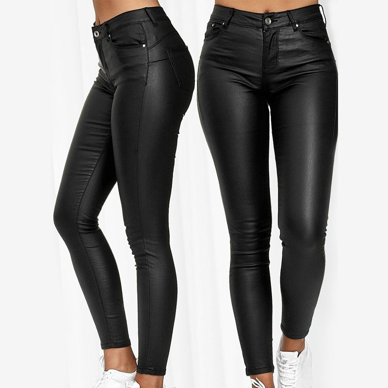 Red skinny fit high waist stretch trousers. Perfect for women's stylish winter outfits.