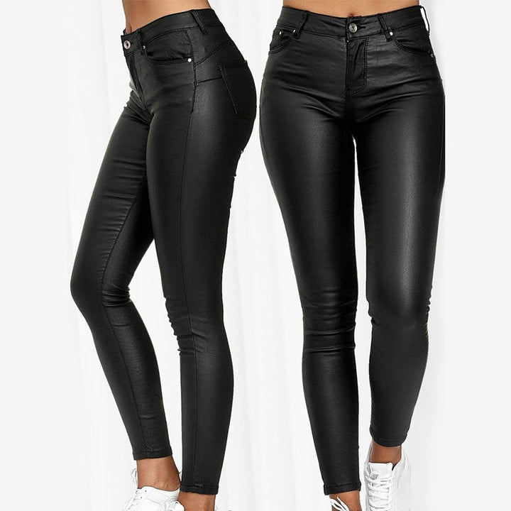 Red skinny fit high waist stretch trousers. Perfect for women's stylish winter outfits.