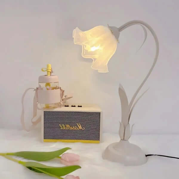 Adjustable Flower Table Lamp