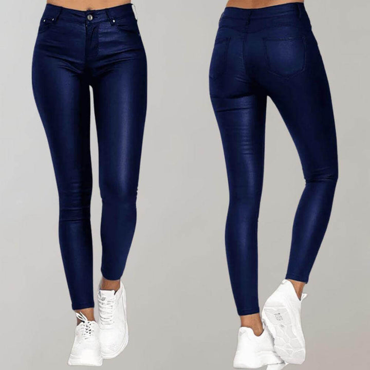 Versatile women's faux leather pants, stylish slim fit with high waist. Comfortable and fashion-forward.