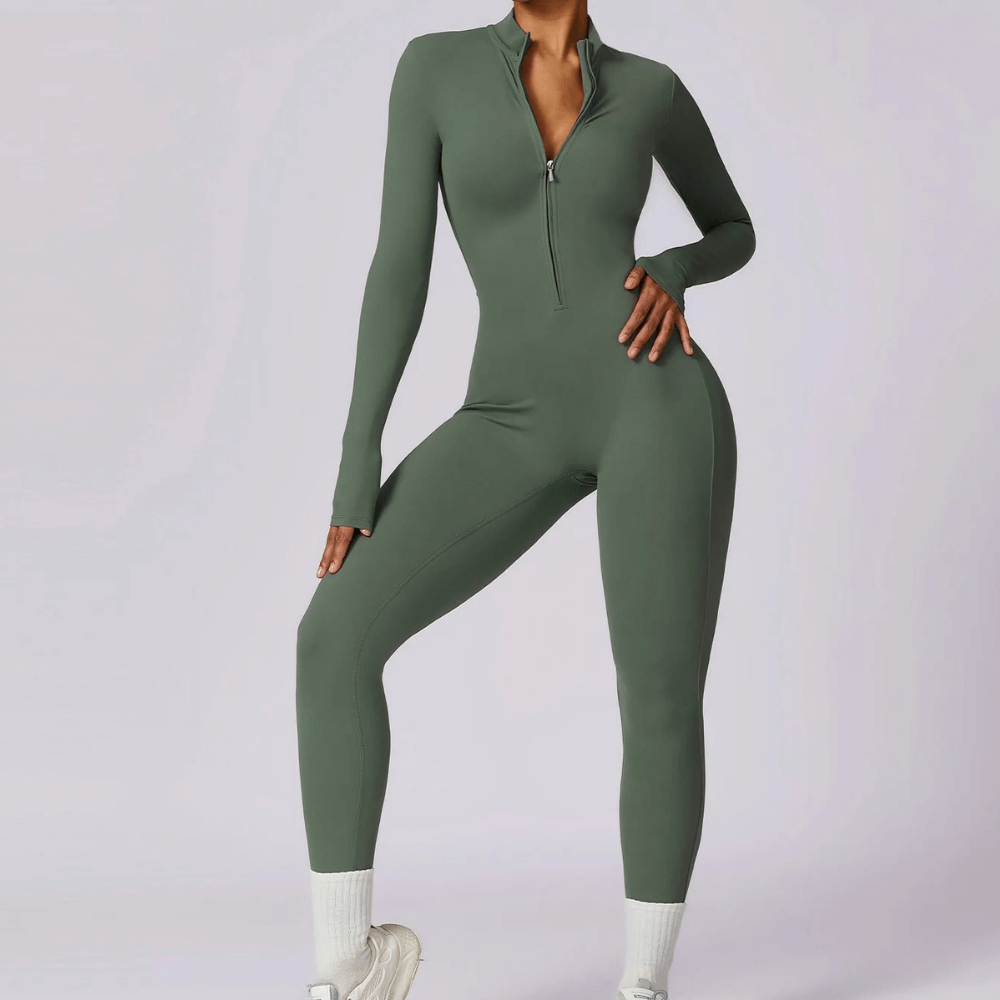 Stylish women's jumpsuit, comfortable & elegant. Versatile one-piece outfit for fashionable casual spring/summer wear.