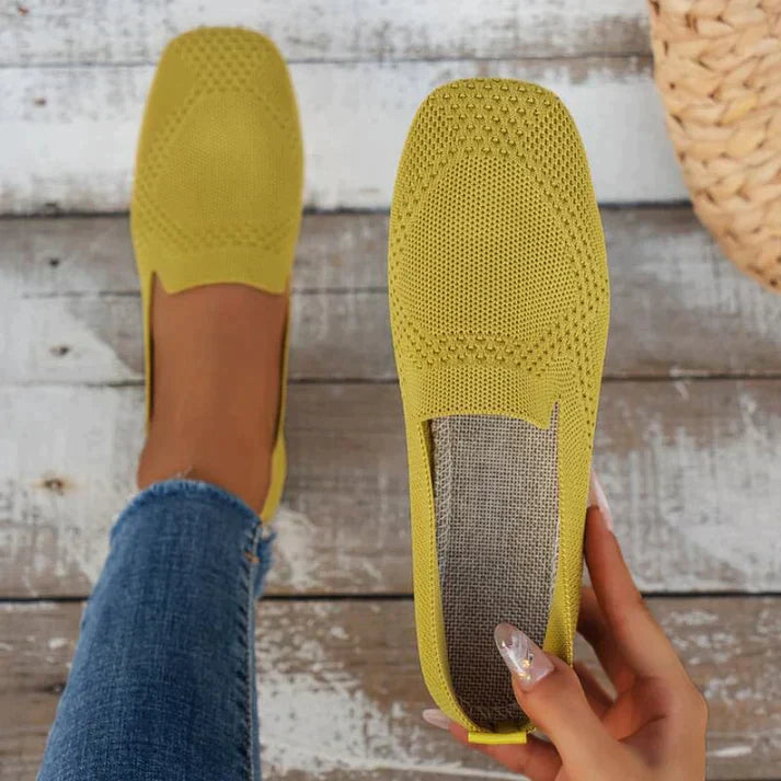 Stylish women's slip-on loafers providing all-day comfort. Easy-to-wear casual shoes for women with a chic design.