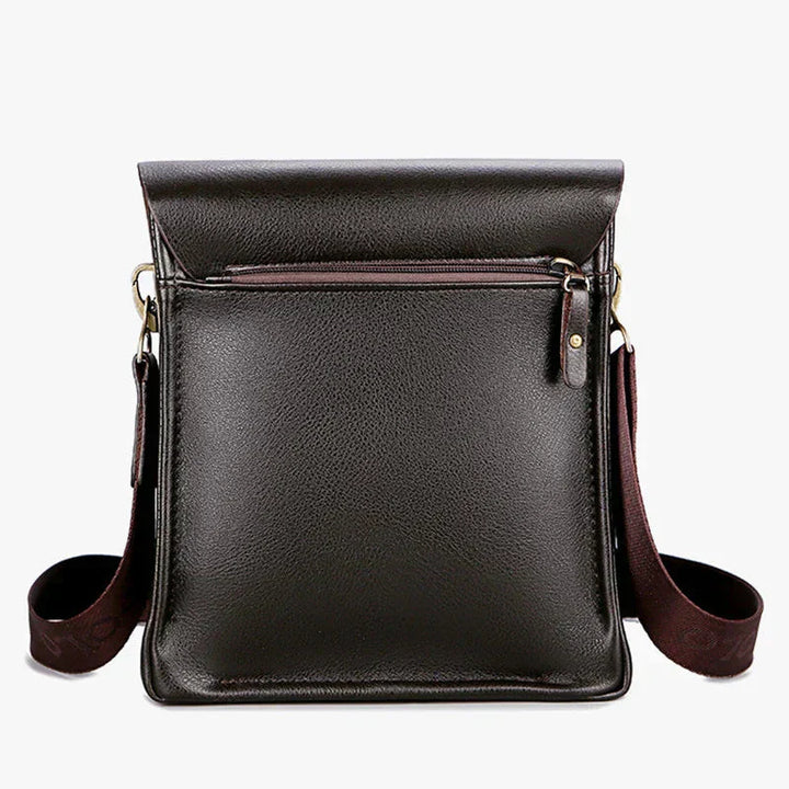 Stylish women's vegan leather crossbody bag. Faux leather chic handbag, perfect for elegant daily wear.
