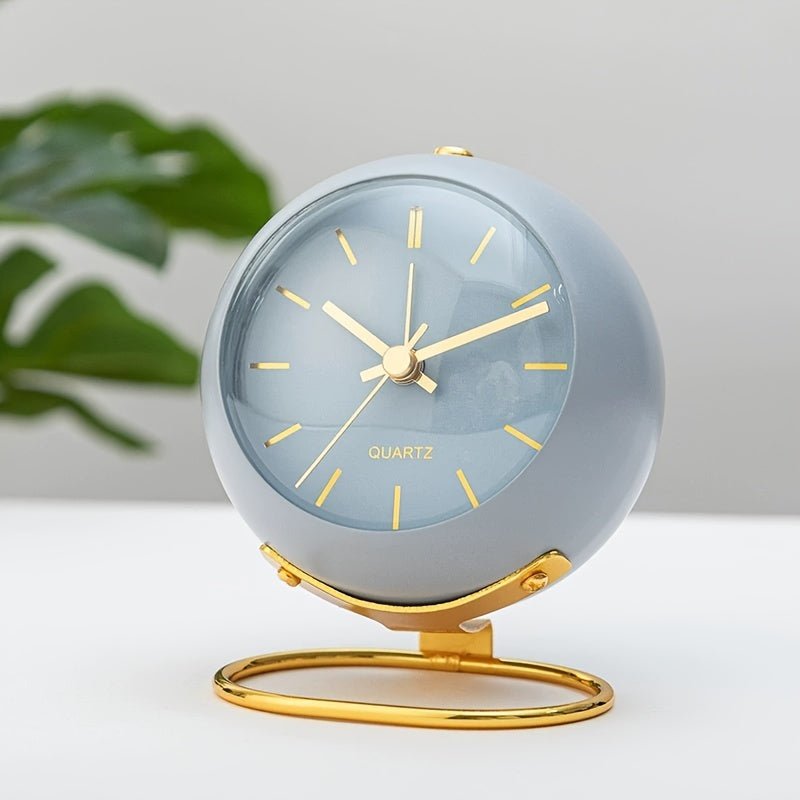 Bedroom analog alarm clock with a loud twin bell for heavy sleepers. Classic retro design, battery operated.