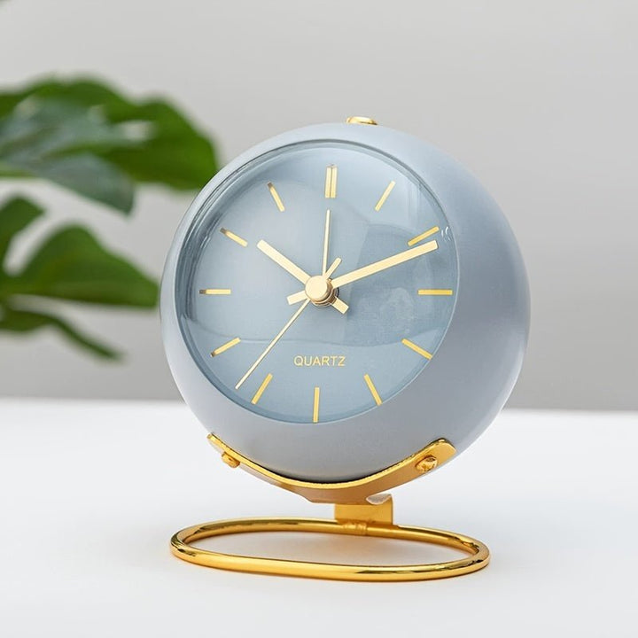 Bedroom analog alarm clock with a loud twin bell for heavy sleepers. Classic retro design, battery operated.