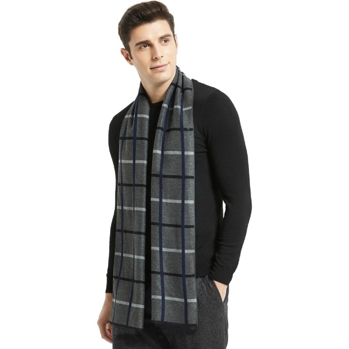 Luxurious men's cashmere scarf for winter, a warm and elegant accessory for cold weather men's style.
