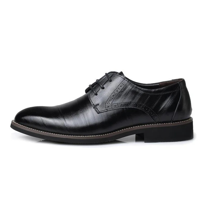 Classic black men's Oxford dress shoes with lace-up style, ideal for formal events & business attire.