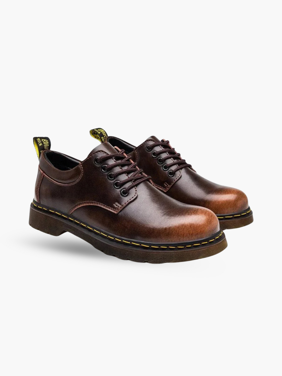 Elegant men's versatile Derby shoes in classic brown, featuring a timeless lace-up design for office and everyday fashion.