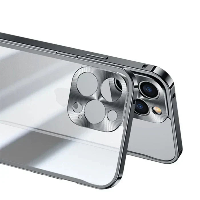 iPhone 15 clear protective cover with MagSafe, featuring precise cutouts and responsive buttons.