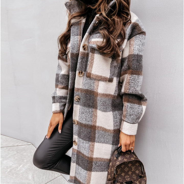 Comfortable long checked coat for women. Warm plaid winter outerwear, Vivian style.