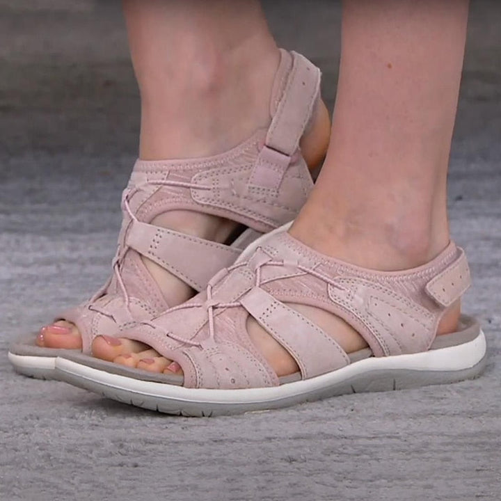 Versatile women's sandals, perfect for summer walks, combining sporty looks with all-day comfort.