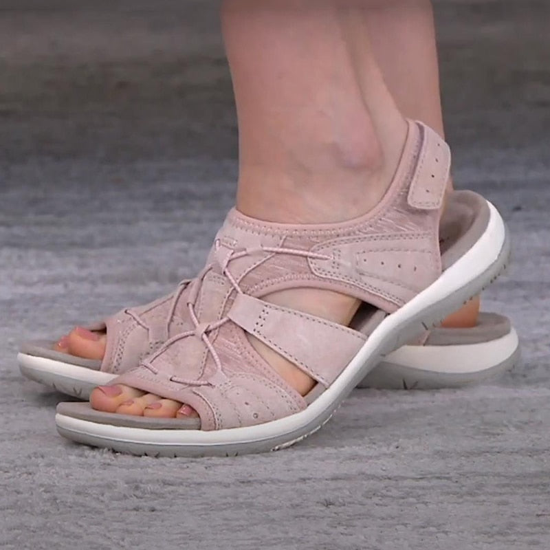 Sporty women's sandals with adjustable straps, ensuring a secure and comfortable fit for all-day wear.