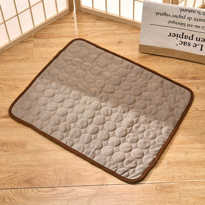 Cooling mat for pets in light grey, offering instant heat relief. Eco-friendly, durable, suitable for indoor/outdoor use.